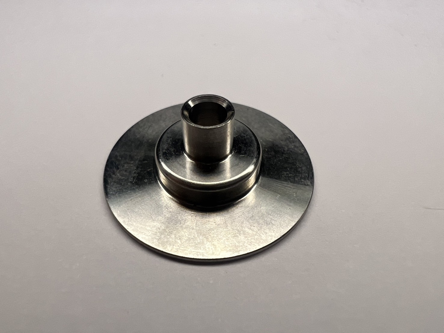 切削品 ツバ厚0.6 内径3ミリ